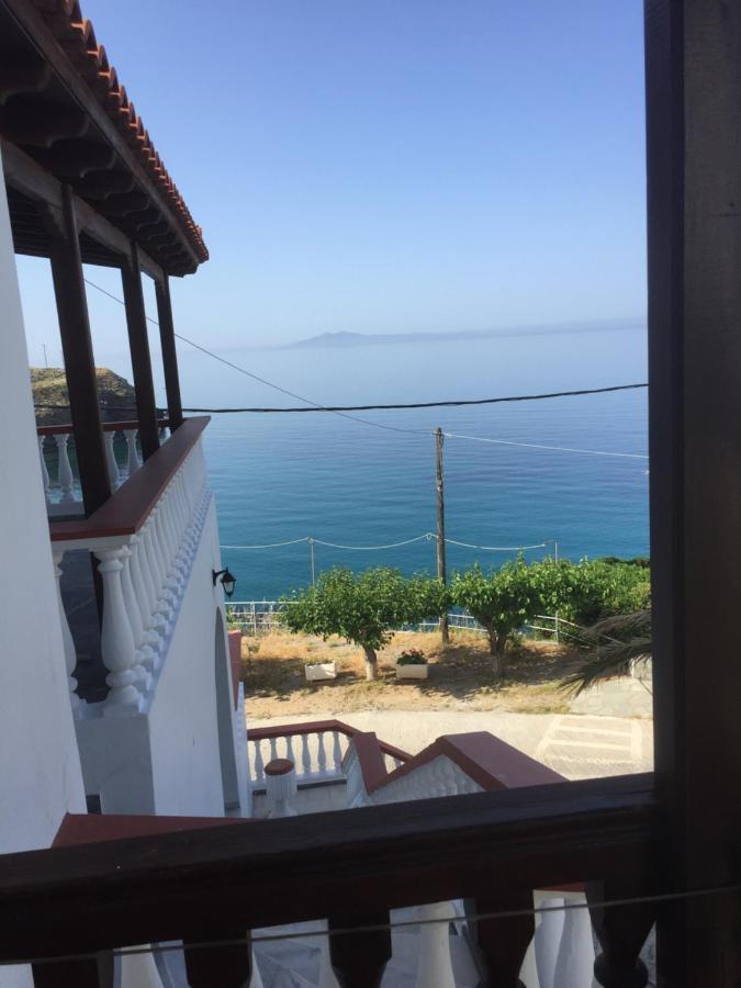 Bonatsa Andros Batsi (Andros)